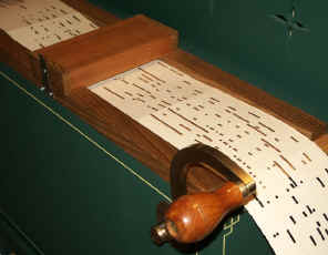 Orgue_carton.jpg (147286 bytes)