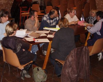 Le comit� multif�tes de Villemur en pleine s�ance de pr�paration.