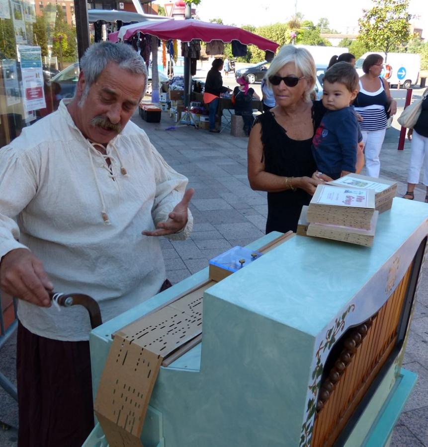 Attraction musicale samedi sur le marché. /  Photo DDM R.C.