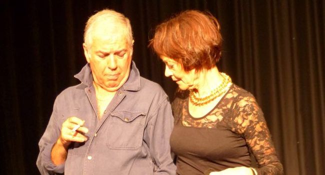 Anne Moreau et Christian Galindo, l'un des nombreux couples dont on découvre l'histoire dans la pièce : «C'est ça l'amour ?»/ Photo DDM Ysabel.