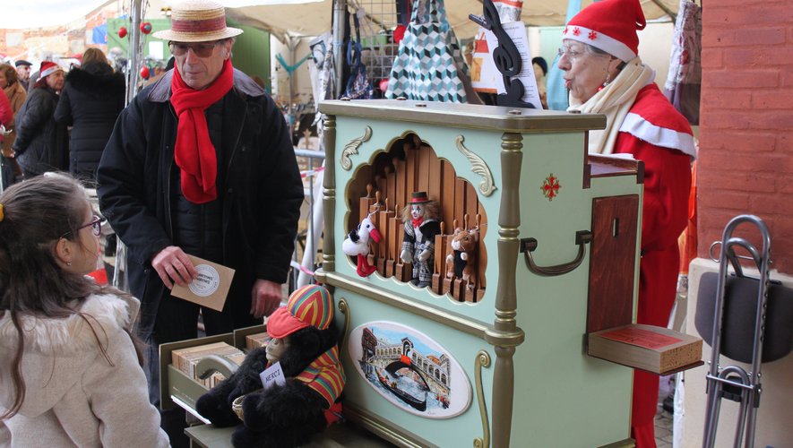 L’orgue de barbarie a animé le marché. DDM, J.-J.P.