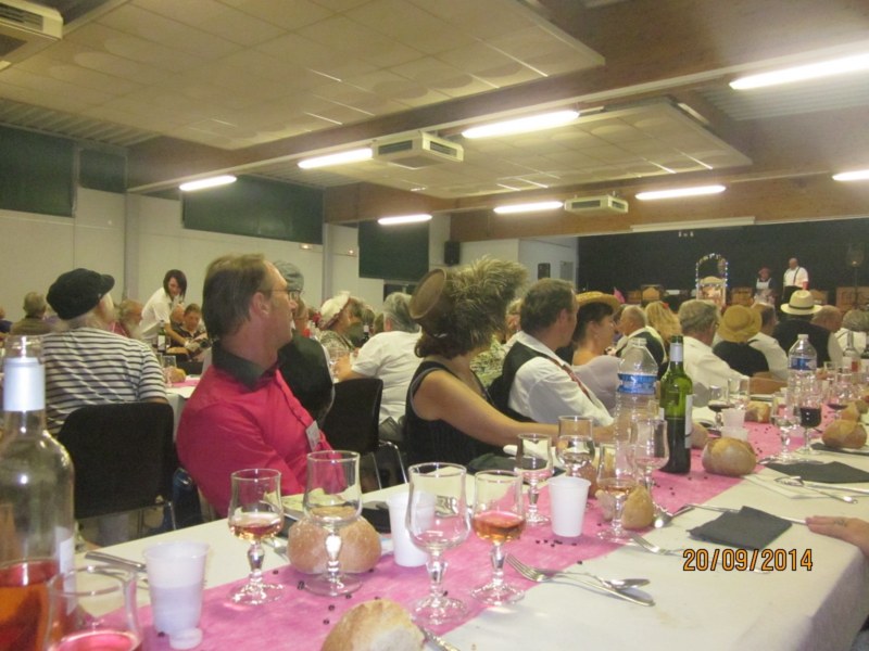 2014-VARILHES-REPAS.JPG